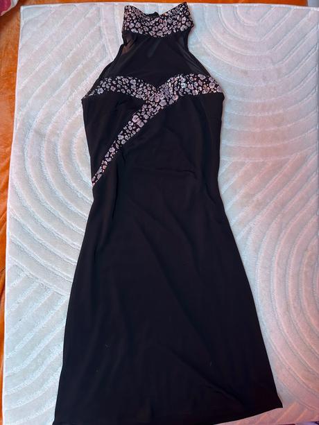 Spoločenské šaty, 36