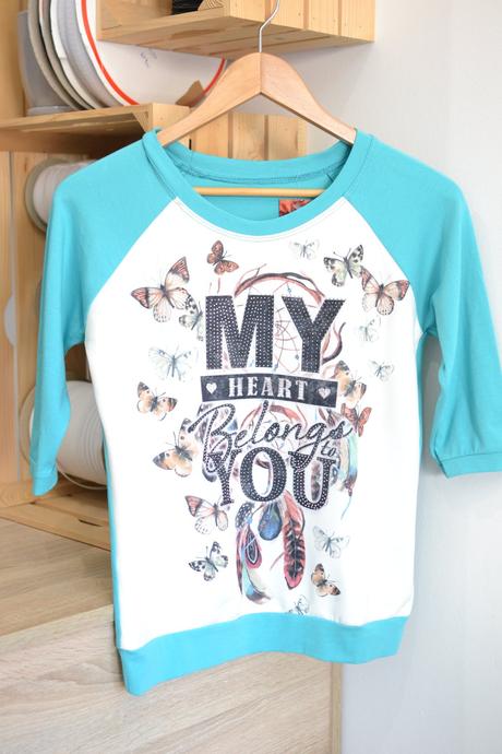 Tyrkysovo-biele tričko m, m