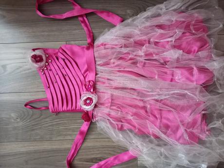 Šaty na fotenie, 104