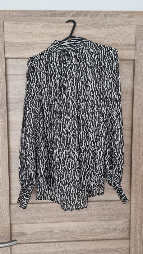 Zebrovaná slušná blúzka, s