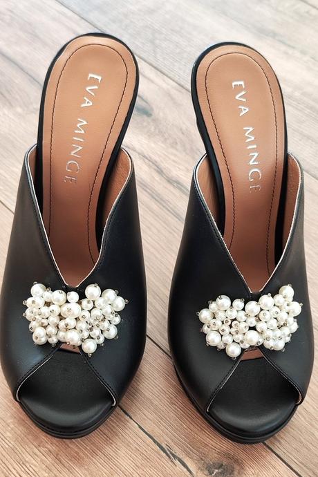 Šľapky na opatku, 37