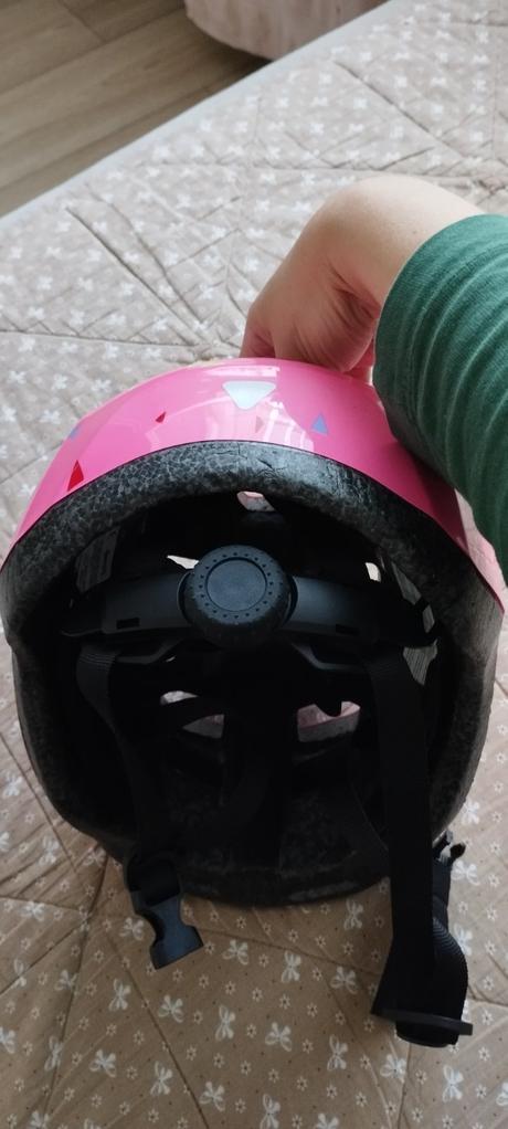 Dievčenská prilba, s