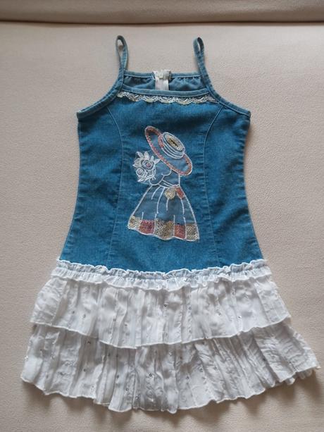 Dievčenské šaty č.104, 104