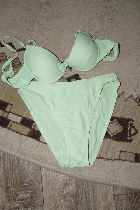 Dvojdielne plavky, 36