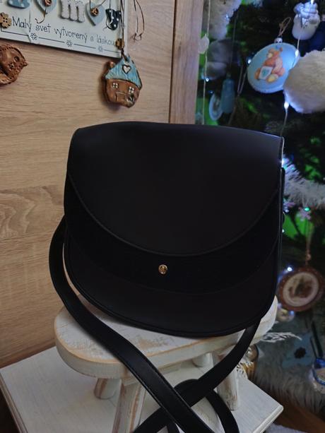 Dámska štýlová čierna kabelka, 