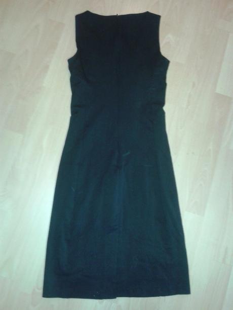 Cierne puzdrove saty, 34