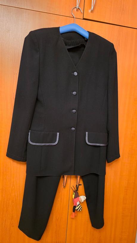 Dsmsky kostym nohavicový38ka, c&a,38