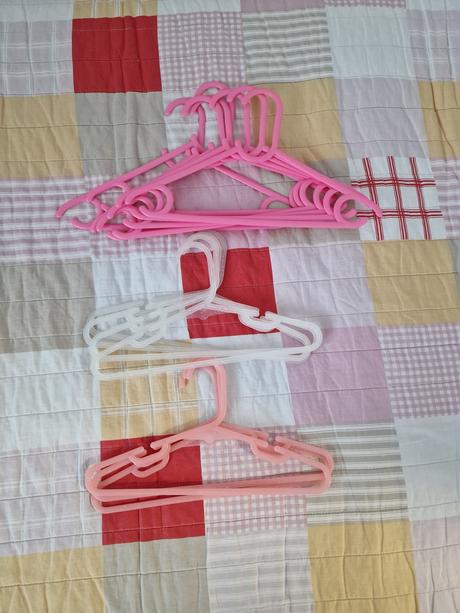 Vešiaky pre malú slečnu,