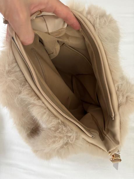 Kožušinová kabelka, 