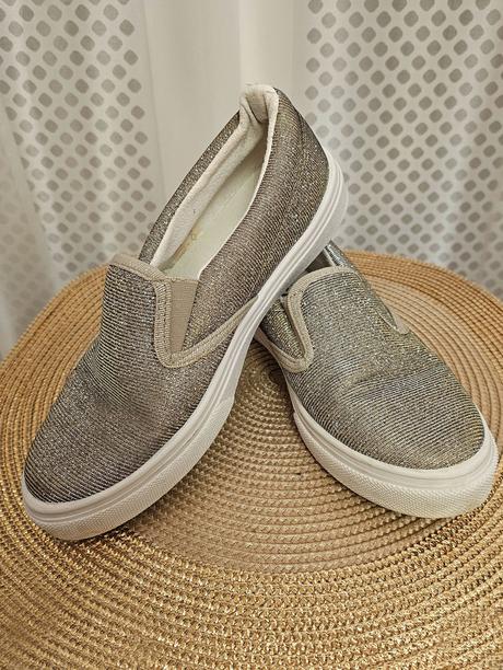 Trblietavé plátenky, 39