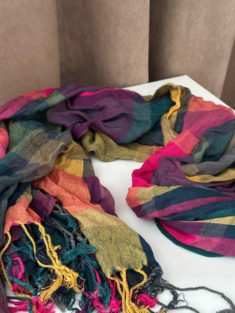 Krásny farebný šál, 