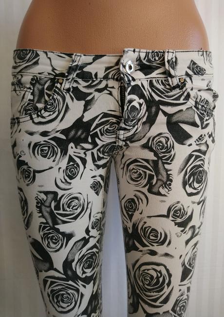 Dámske elastické čierno biele džegíny, smagli ital, s