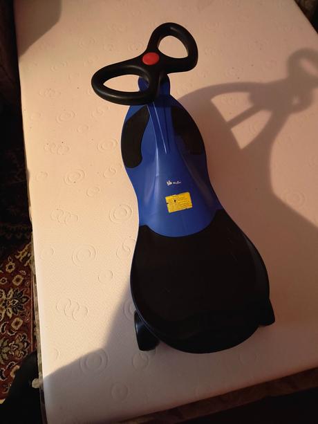 Otočné autíčko s riadidlami, 