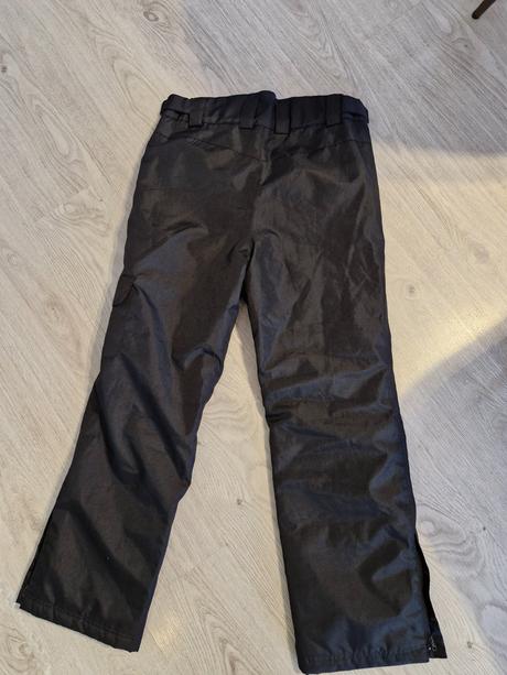 Nohavice do snehu, 146