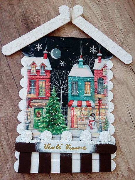 Vianočný domček na dvere,