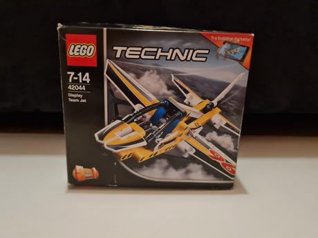 Lego technic 42044 - výstavná akrobatická stíhačka, 
