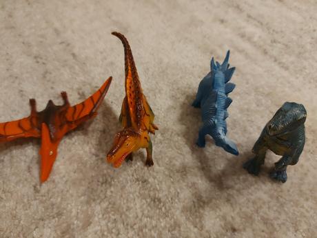 Dinosaury - cena za kus, 