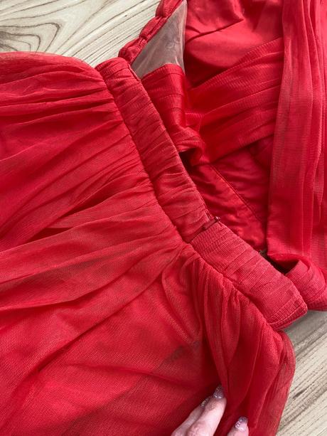 Spoločenské šaty zn. asos, 32