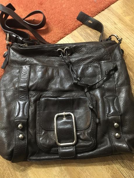 Celokožena kabelka,