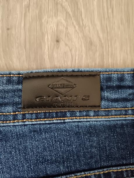 Rifle na gombíky, 32