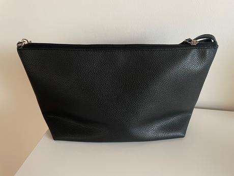 Kabelka guess cierna, guess