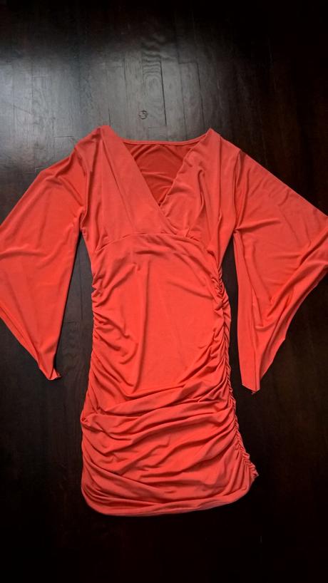 Šaty s netopierými rukávmi, s