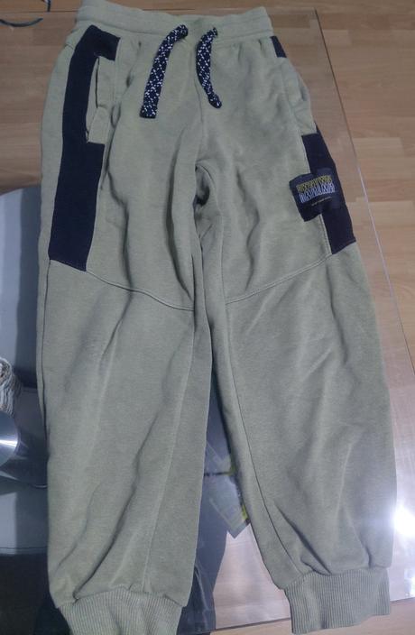 Teplaky olivove, pepperts,122