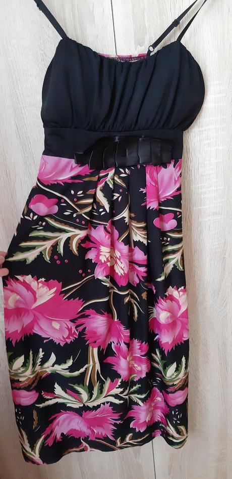 Letné kvetinové šaty, s