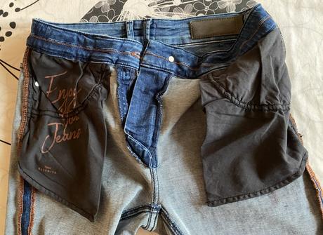 Potrhané rifle reserved v. 30, reserved,30