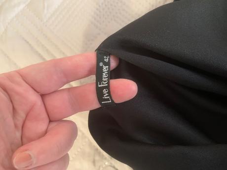 Šaty live forever, m