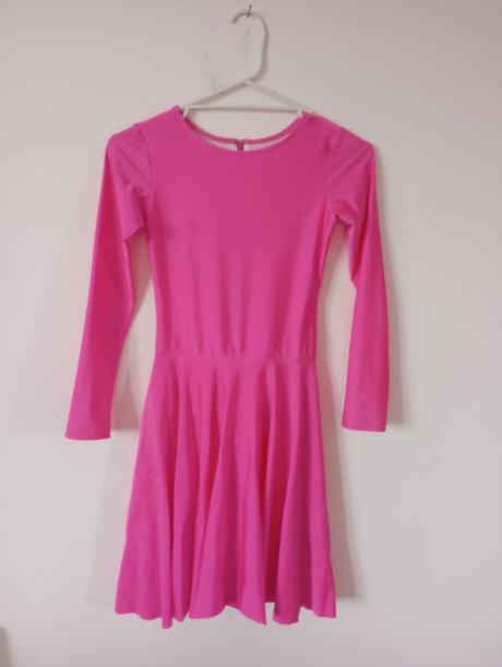 Tanečné šaty, 152