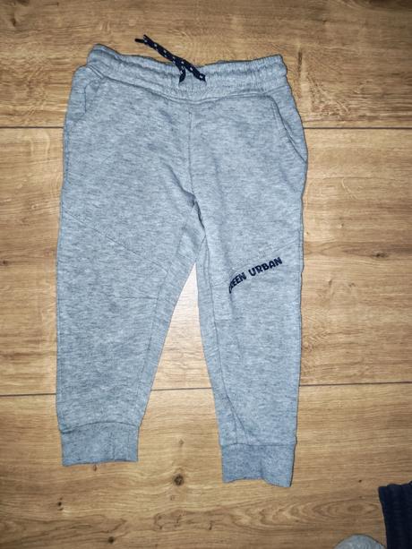 Tepláčiky a rifle, lupilu,98