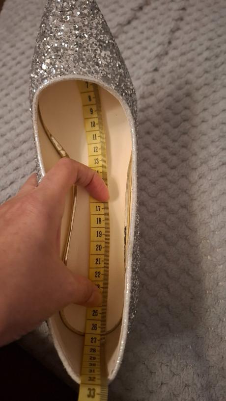 Strieborné lodičky, 39