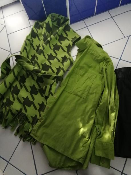 Zaujímavá vesta, s