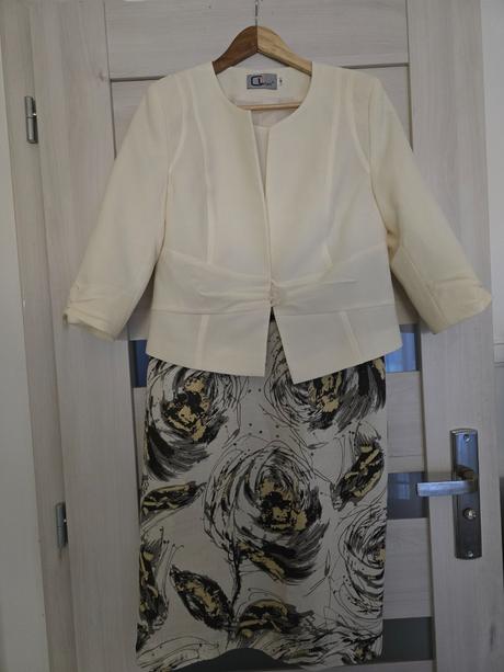 Sukienk9vy oblek, 42