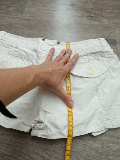 Letné šortky, c&a,36