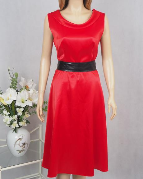 Kvalitné saténové šaty, s