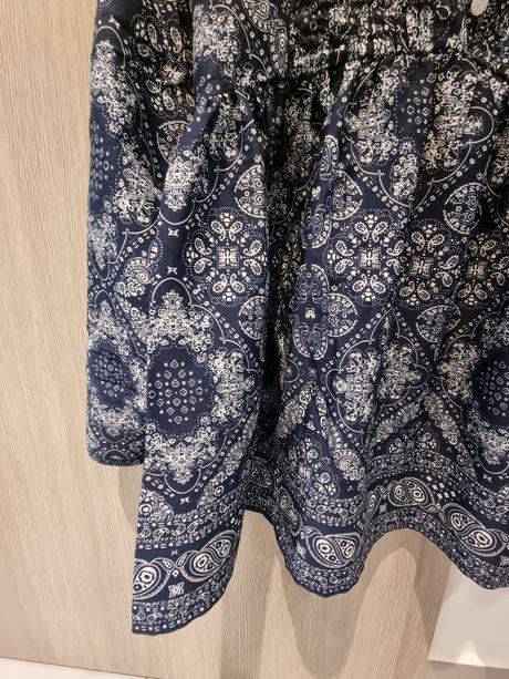 Modro-biela blúzka, s