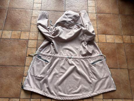 Schmuddelwedda vetrovka, s
