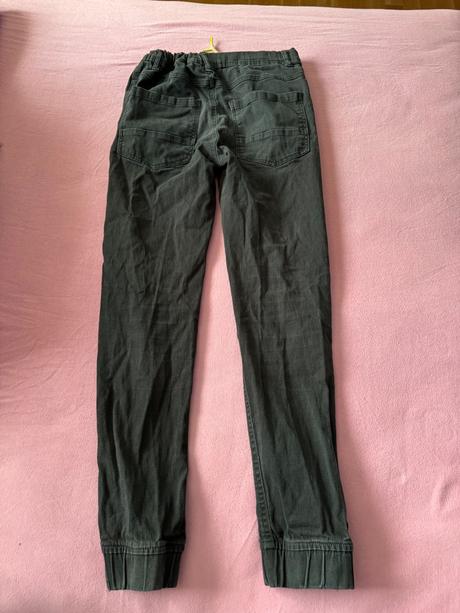 Nohavice s kapsami, 158