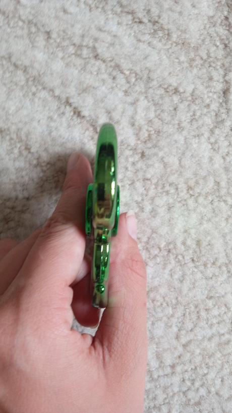 Fidget spinner, 