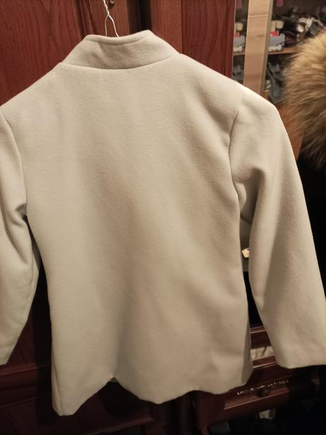 Krásny elegantný kabátik už aj s poštou, 128