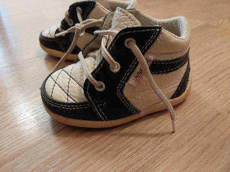 Topánočky univerzal, 19