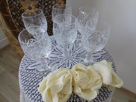 Poháre 6 kusov jemný výbrus top top stav., 