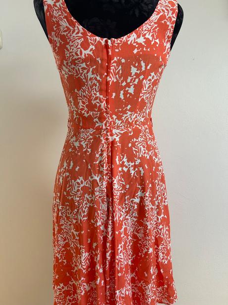 Letné dámske šaty, 98