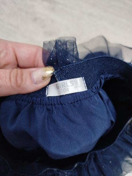 Sukňa s trblietkami, 104