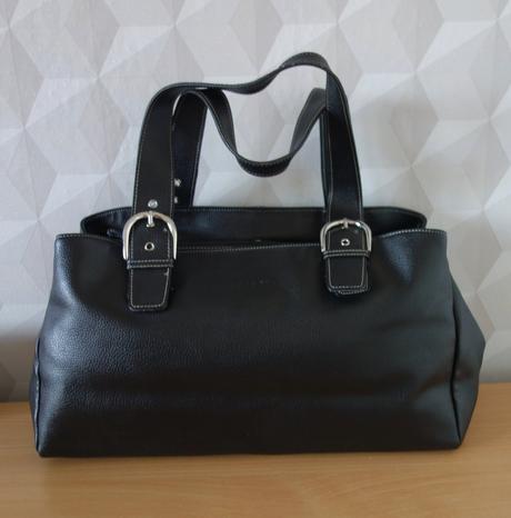 Väčšia čierna kabelka l.credi,