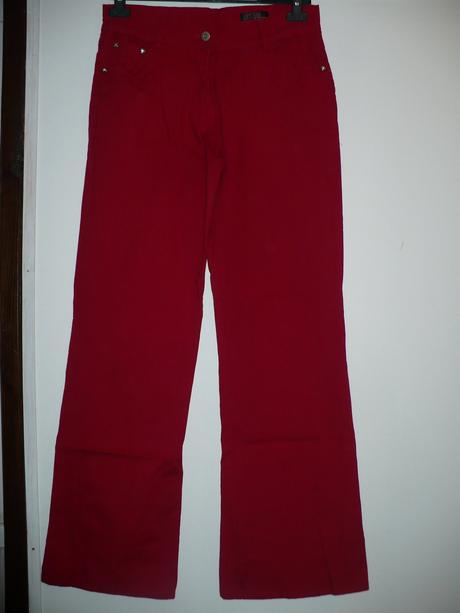 Červené nohavice, 42