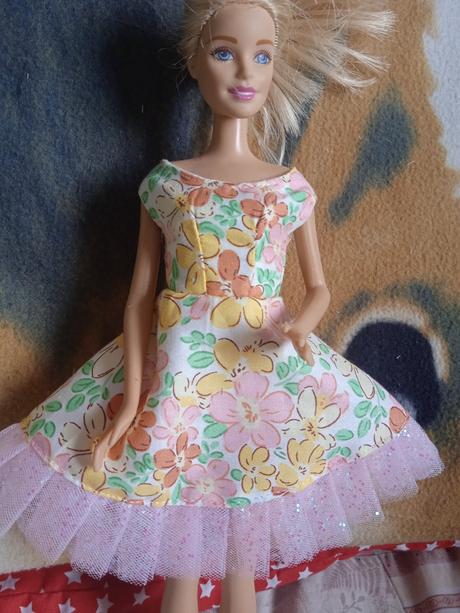Šaty pre babiku barbie,