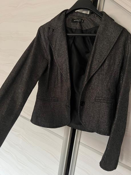 Trblietavé sako, 38